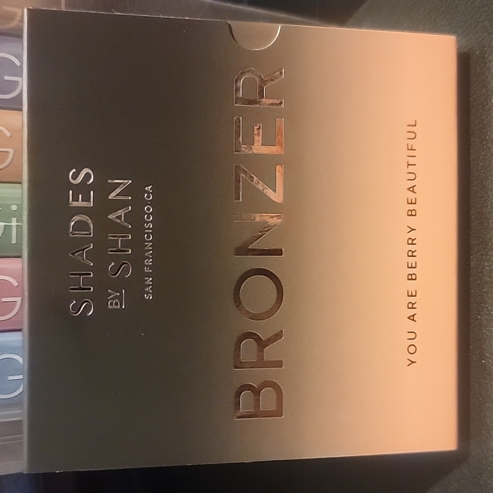 SHADES BY SHAN You Are Berry Beautiful Bronzer in LATTE .25 oz NEW